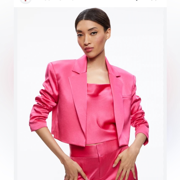 Alice + Olivia Jackets & Blazers - Alice + Olivia Pink Cropped Blazer Structured Suit Jacket
